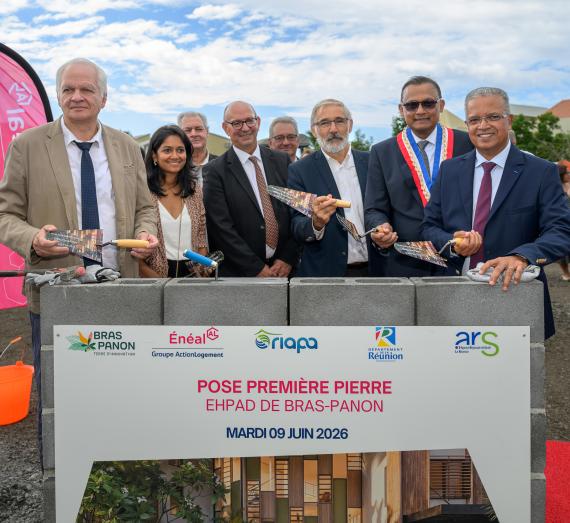 Première Pierre Bras Panon