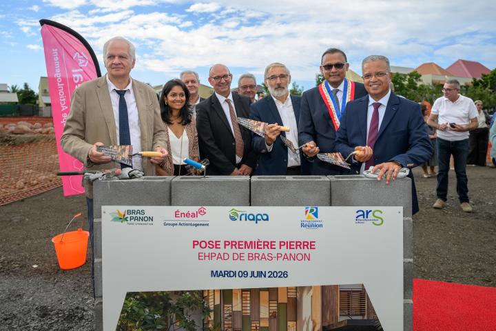 Première Pierre Bras Panon